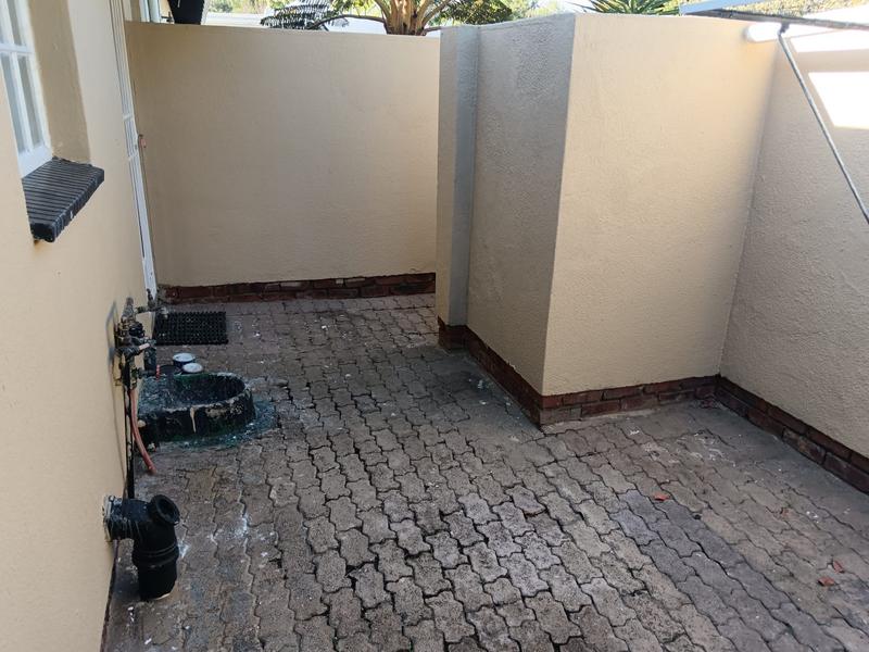 To Let 1 Bedroom Property for Rent in Meadowbrook Gauteng