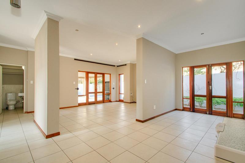 To Let 4 Bedroom Property for Rent in Broadacres Gauteng
