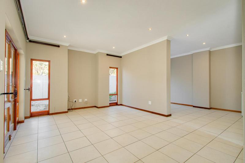 To Let 4 Bedroom Property for Rent in Broadacres Gauteng