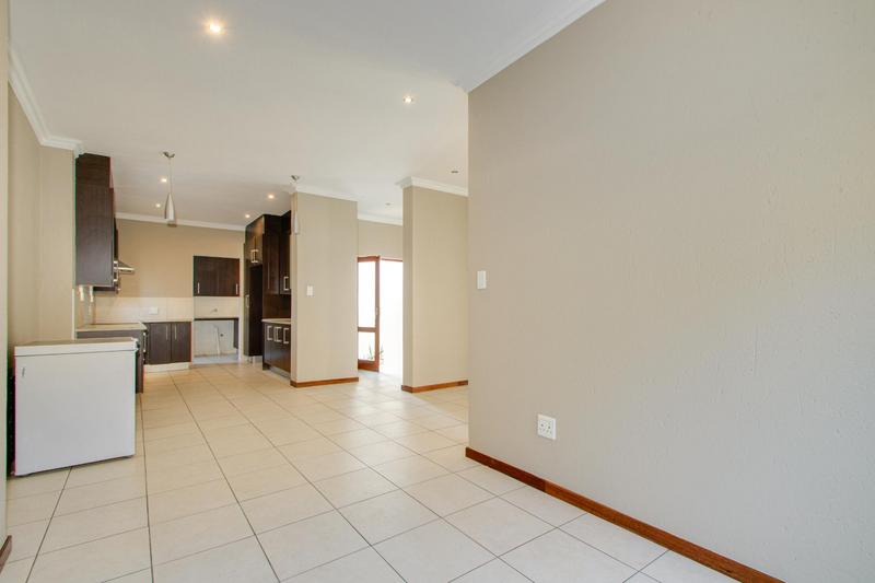 To Let 4 Bedroom Property for Rent in Broadacres Gauteng