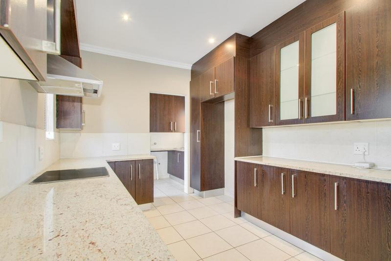 To Let 4 Bedroom Property for Rent in Broadacres Gauteng