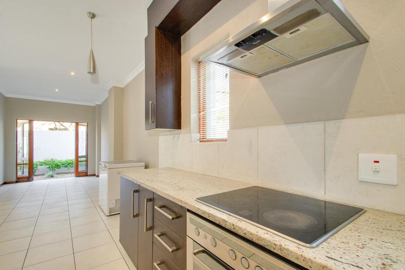 To Let 4 Bedroom Property for Rent in Broadacres Gauteng