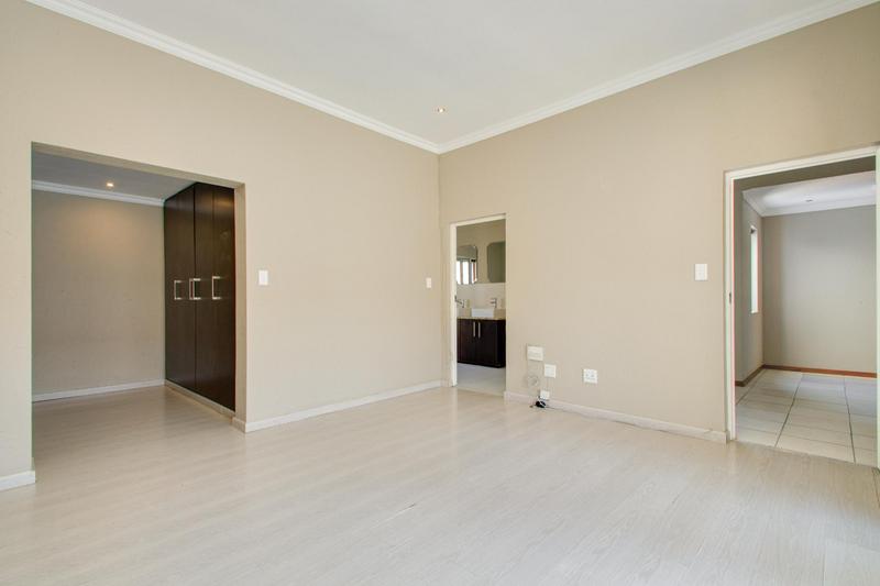 To Let 4 Bedroom Property for Rent in Broadacres Gauteng