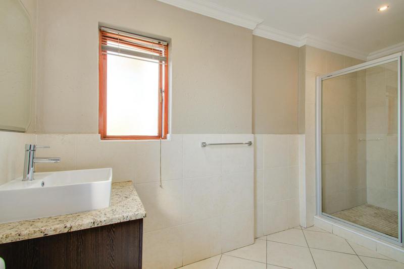 To Let 4 Bedroom Property for Rent in Broadacres Gauteng