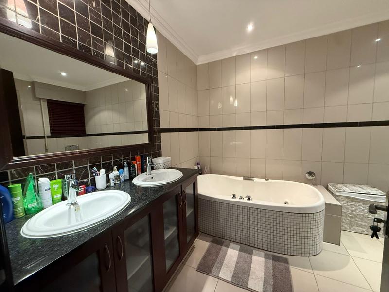 2 Bedroom Property for Sale in Morningside Gauteng