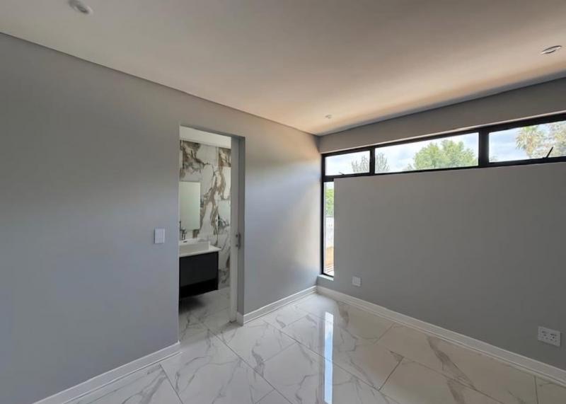 5 Bedroom Property for Sale in Morningside Gauteng