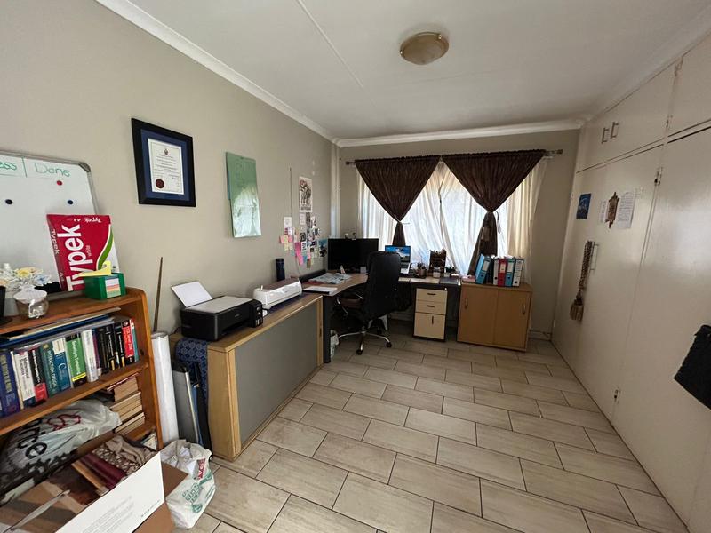 6 Bedroom Property for Sale in Valhalla Gauteng