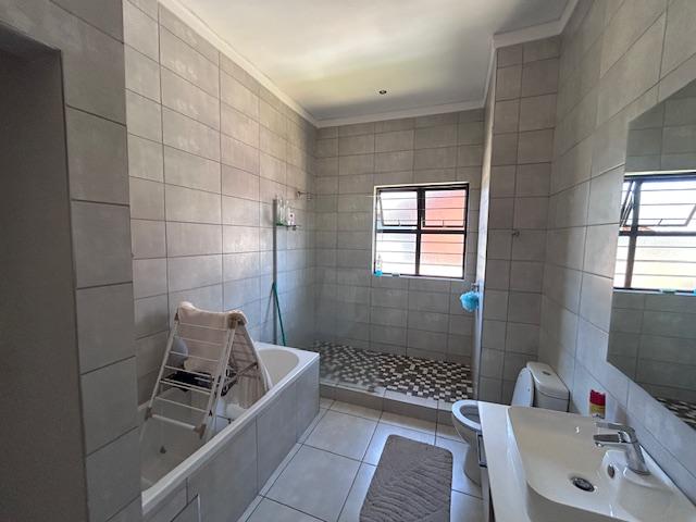 To Let 2 Bedroom Property for Rent in Rietvalleirand Gauteng