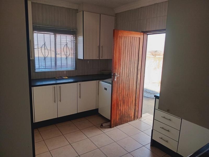 2 Bedroom Property for Sale in Dobsonville Gauteng