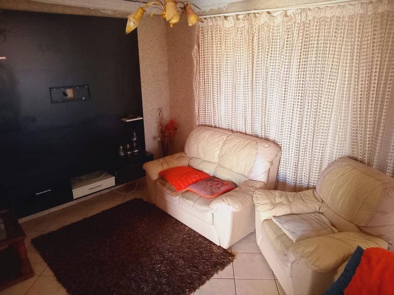 2 Bedroom Property for Sale in Dobsonville Gauteng