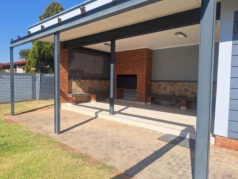 1 Bedroom Property for Sale in Equestria Gauteng
