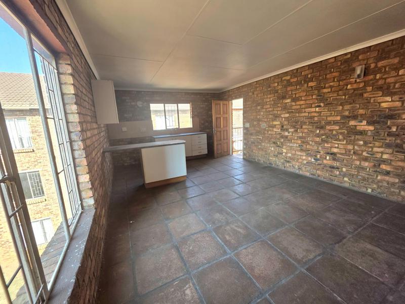 1 Bedroom Property for Sale in Elspark Gauteng