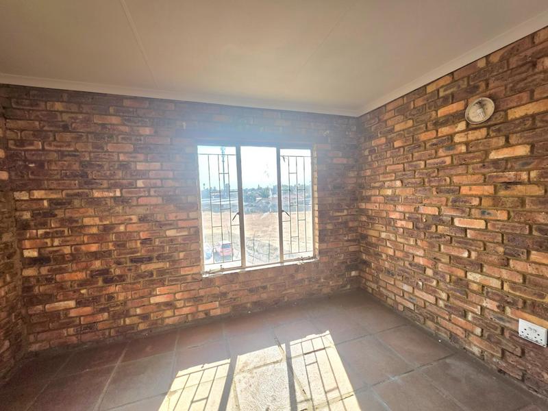 1 Bedroom Property for Sale in Elspark Gauteng