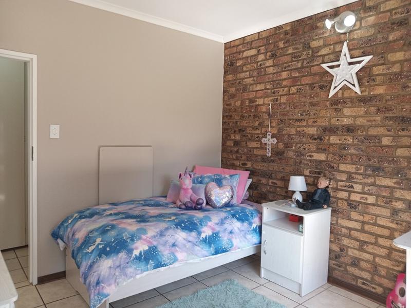 4 Bedroom Property for Sale in Greenhills Gauteng