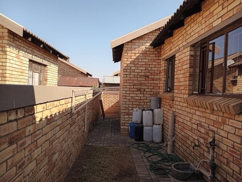 3 Bedroom Property for Sale in Greenhills Gauteng