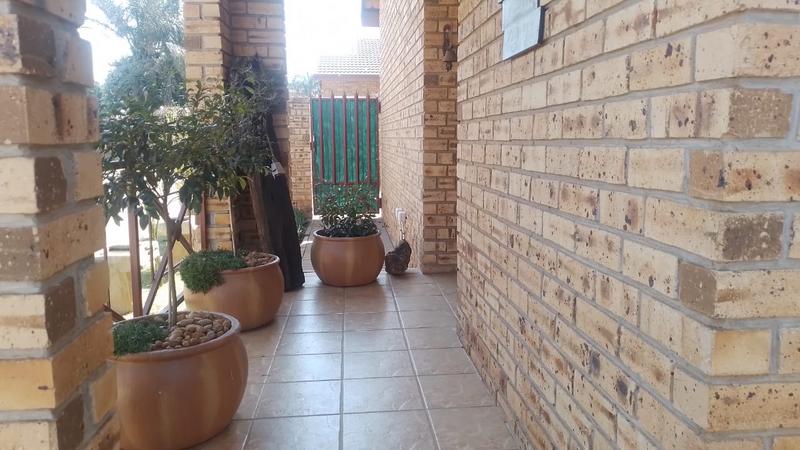 3 Bedroom Property for Sale in Greenhills Gauteng