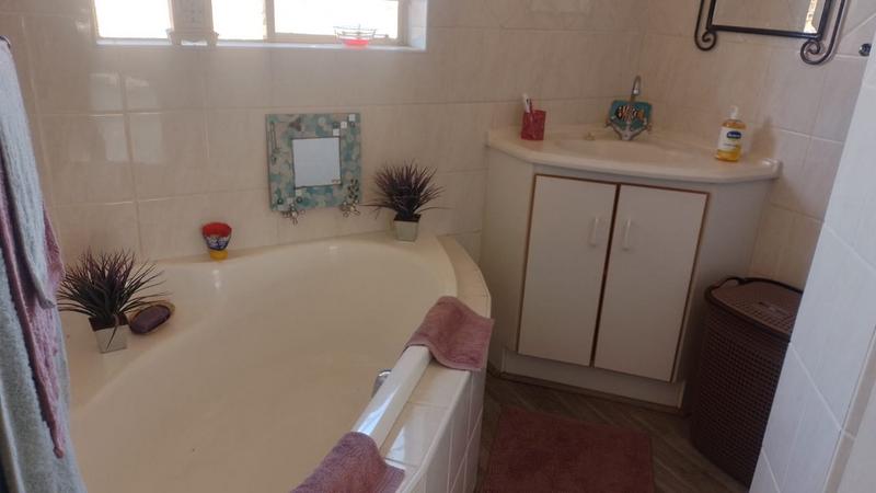 3 Bedroom Property for Sale in Greenhills Gauteng