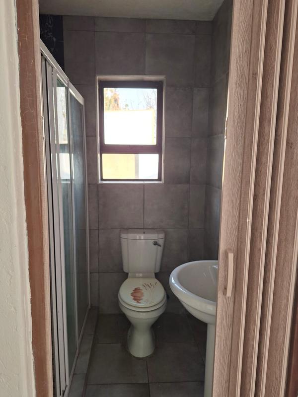 To Let 2 Bedroom Property for Rent in Naturena Gauteng