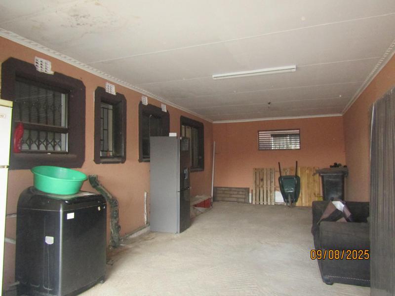 5 Bedroom Property for Sale in Vosloorus Gauteng