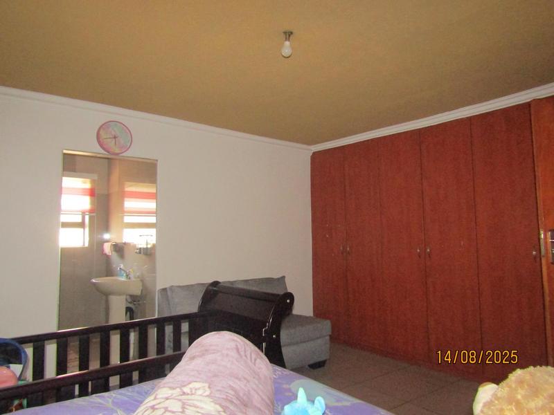 4 Bedroom Property for Sale in Vosloorus Gauteng