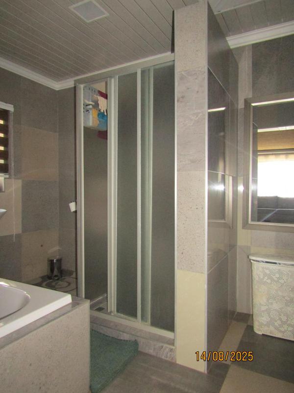 4 Bedroom Property for Sale in Vosloorus Gauteng