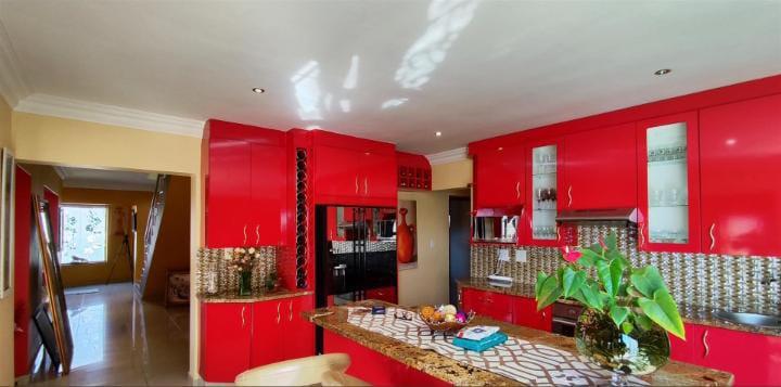 5 Bedroom Property for Sale in Parkhaven Gauteng