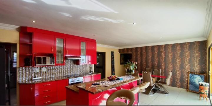 5 Bedroom Property for Sale in Parkhaven Gauteng