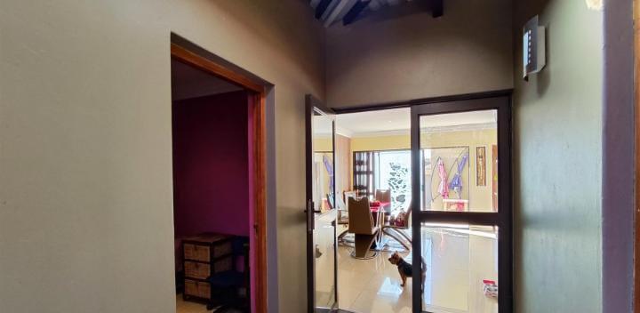 5 Bedroom Property for Sale in Parkhaven Gauteng