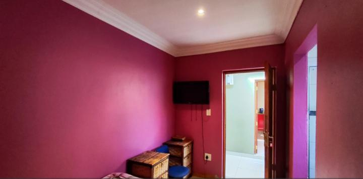 5 Bedroom Property for Sale in Parkhaven Gauteng