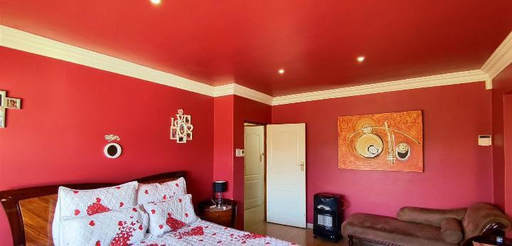 5 Bedroom Property for Sale in Parkhaven Gauteng
