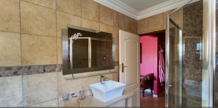 5 Bedroom Property for Sale in Parkhaven Gauteng