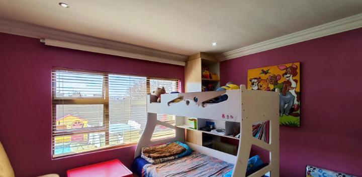 5 Bedroom Property for Sale in Parkhaven Gauteng