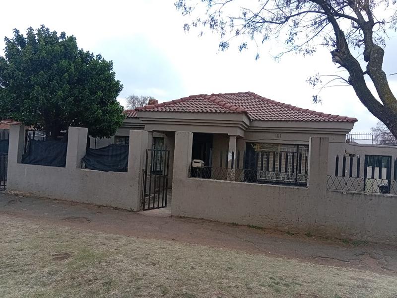 11 Bedroom Property for Sale in Kenilworth Gauteng