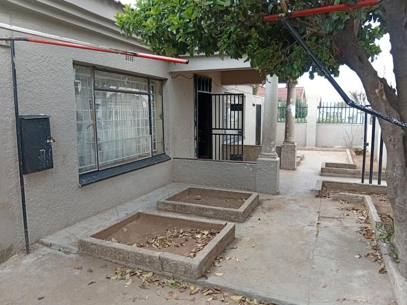 11 Bedroom Property for Sale in Kenilworth Gauteng