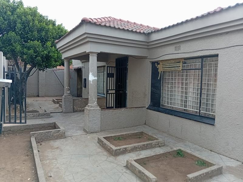 11 Bedroom Property for Sale in Kenilworth Gauteng