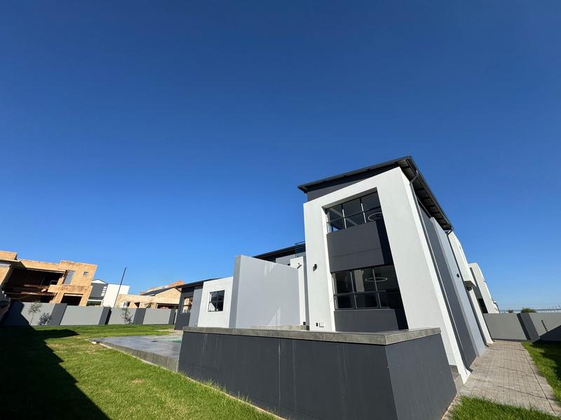 4 Bedroom Property for Sale in Midstream Estate Gauteng