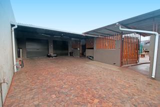 6 Bedroom Property for Sale in Primrose Gauteng