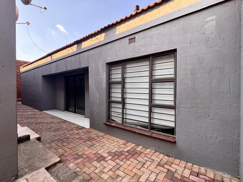 4 Bedroom Property for Sale in Kagiso Gauteng