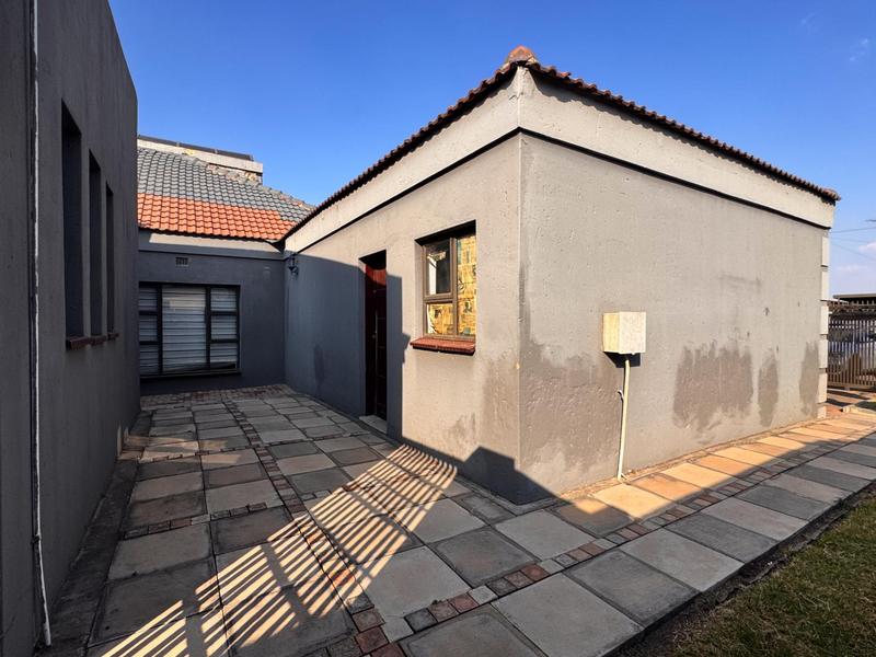 4 Bedroom Property for Sale in Kagiso Gauteng