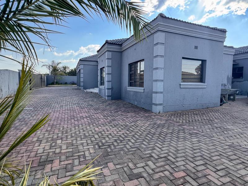 4 Bedroom Property for Sale in Kagiso Gauteng