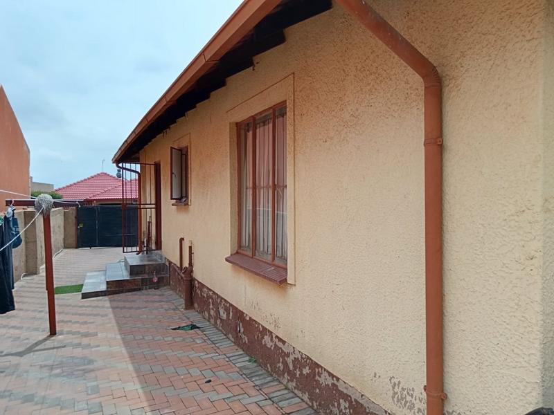 3 Bedroom Property for Sale in Birch Acres Gauteng