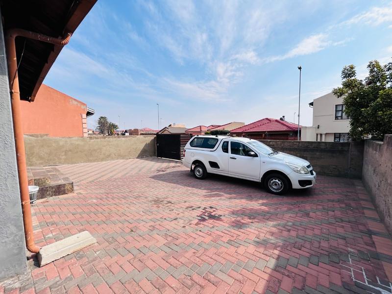 3 Bedroom Property for Sale in Birch Acres Gauteng
