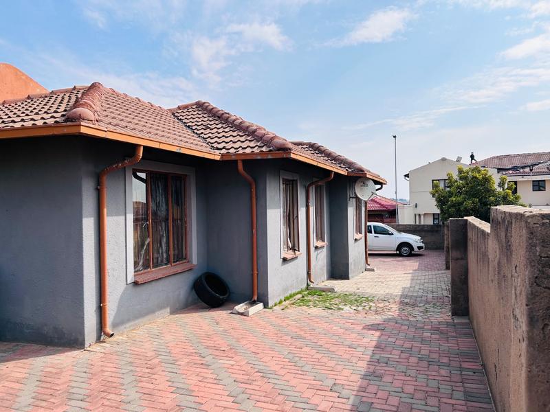 3 Bedroom Property for Sale in Birch Acres Gauteng