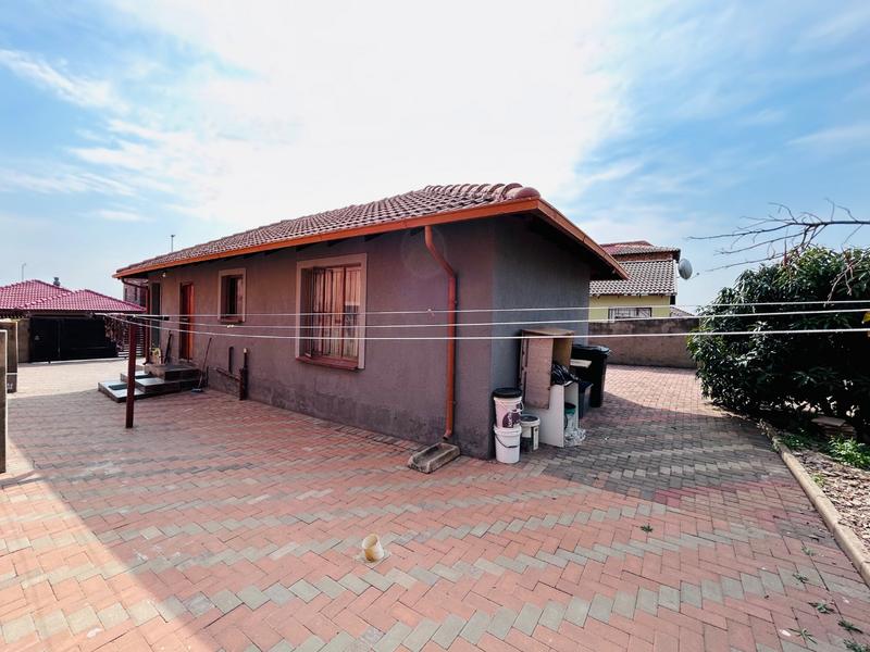 3 Bedroom Property for Sale in Birch Acres Gauteng