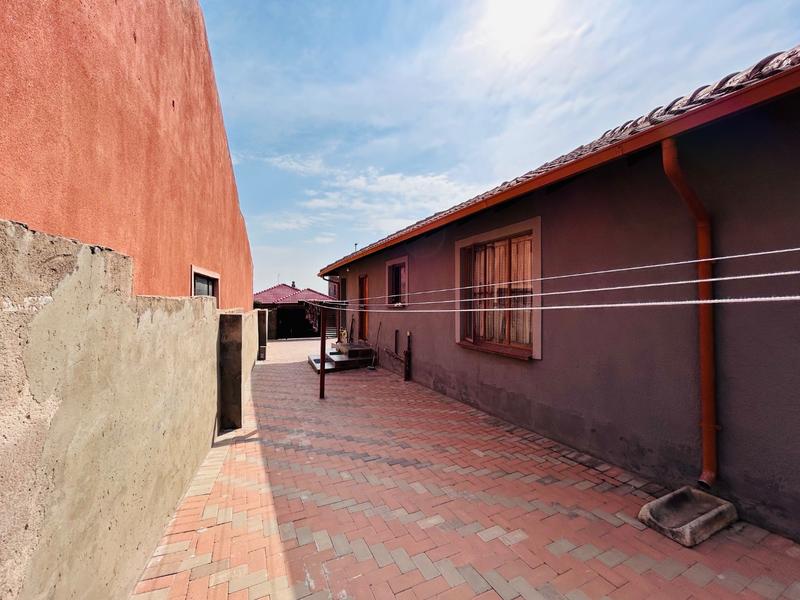 3 Bedroom Property for Sale in Birch Acres Gauteng