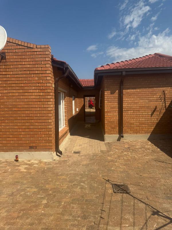 To Let 3 Bedroom Property for Rent in Rabie Ridge Gauteng