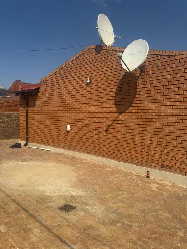 To Let 3 Bedroom Property for Rent in Rabie Ridge Gauteng