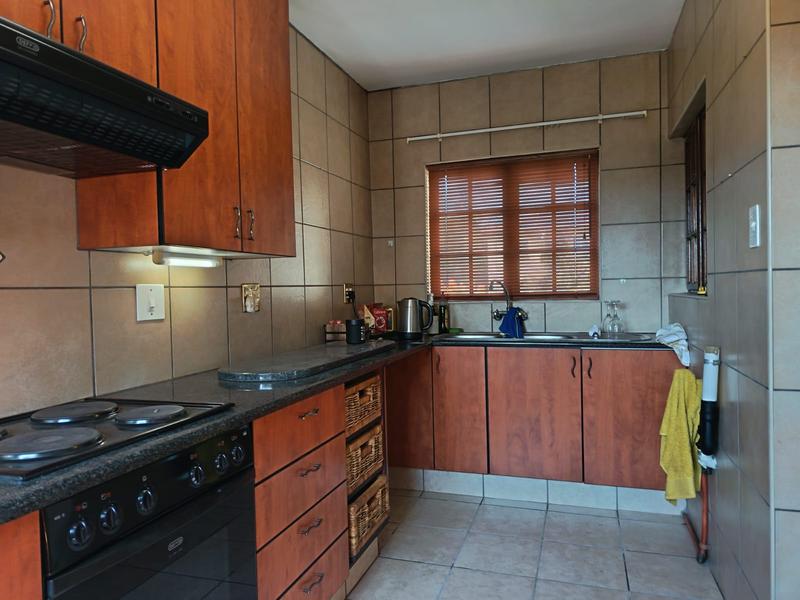 To Let 1 Bedroom Property for Rent in Bedfordview Gauteng