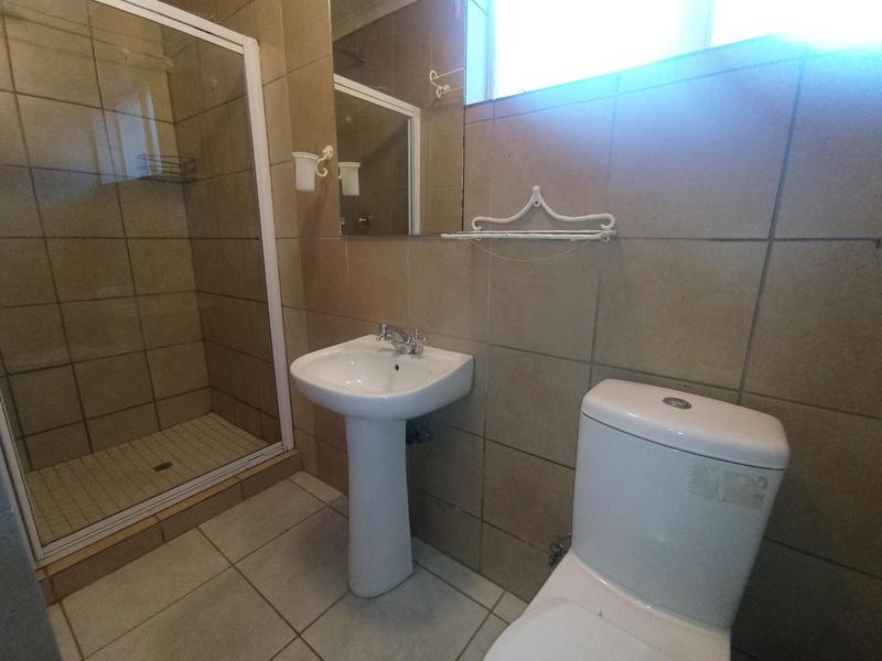 To Let 1 Bedroom Property for Rent in Discovery Gauteng