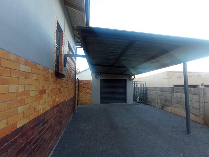 To Let 1 Bedroom Property for Rent in Discovery Gauteng